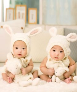 baby-twins-brother-and-sister-one-hundred-days