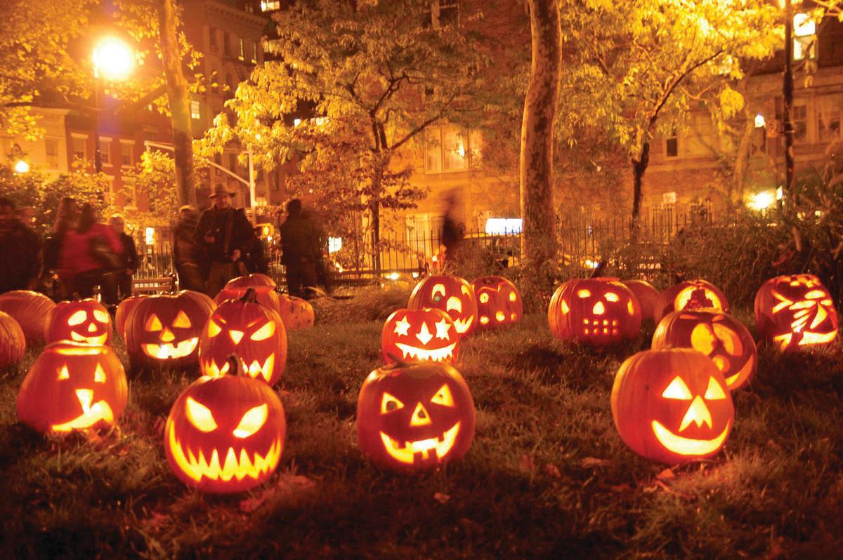 8 Halloween Decoration Ideas That Will Send Shivers Down Your Spine