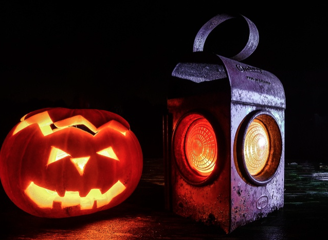 Tips for setting up your own Halloween photo shoot