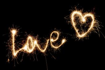 How to Create Canvas Name Prints with Sparklers